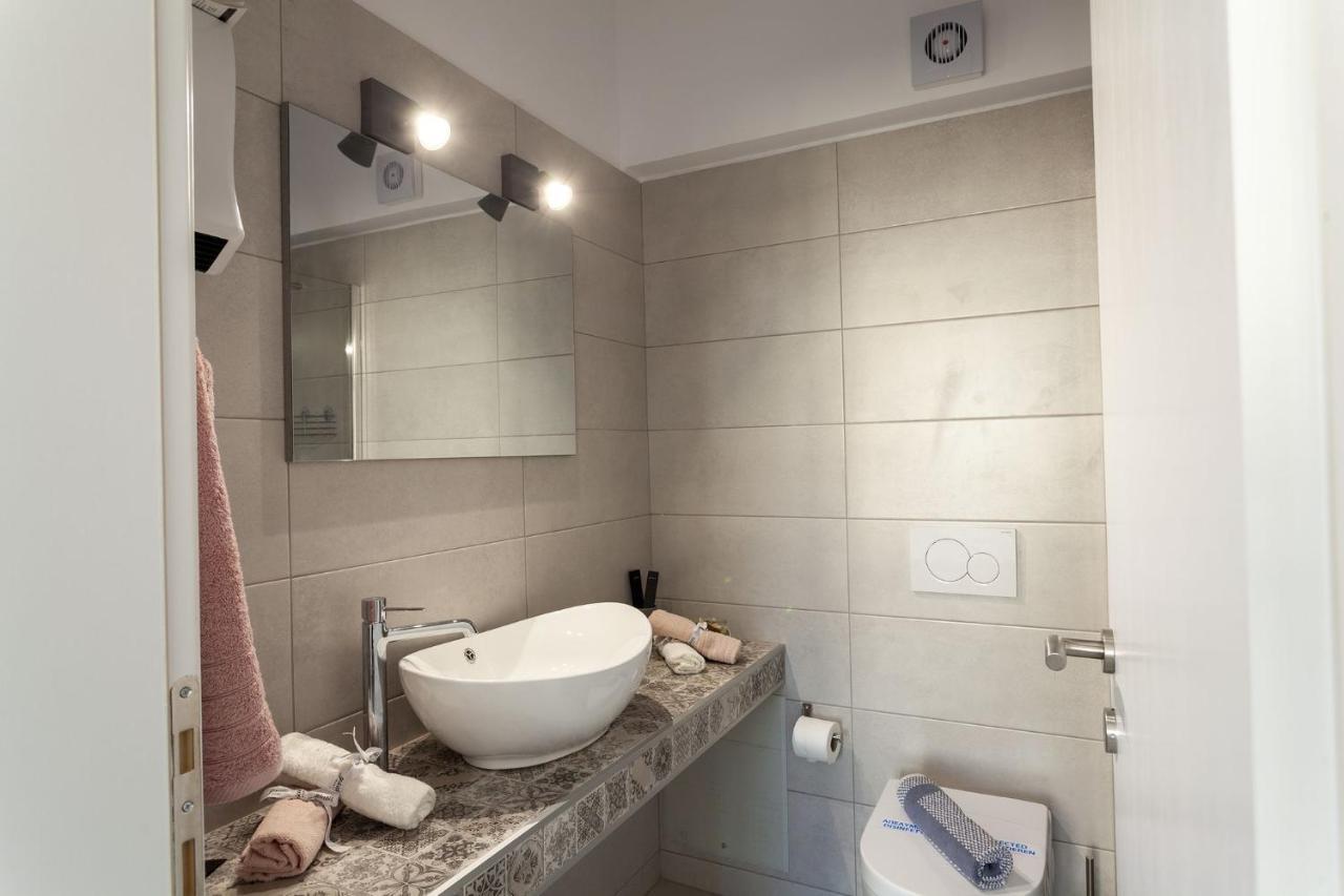 Fedias Luxury Flat Psyrri Square Lägenhet Aten Exteriör bild