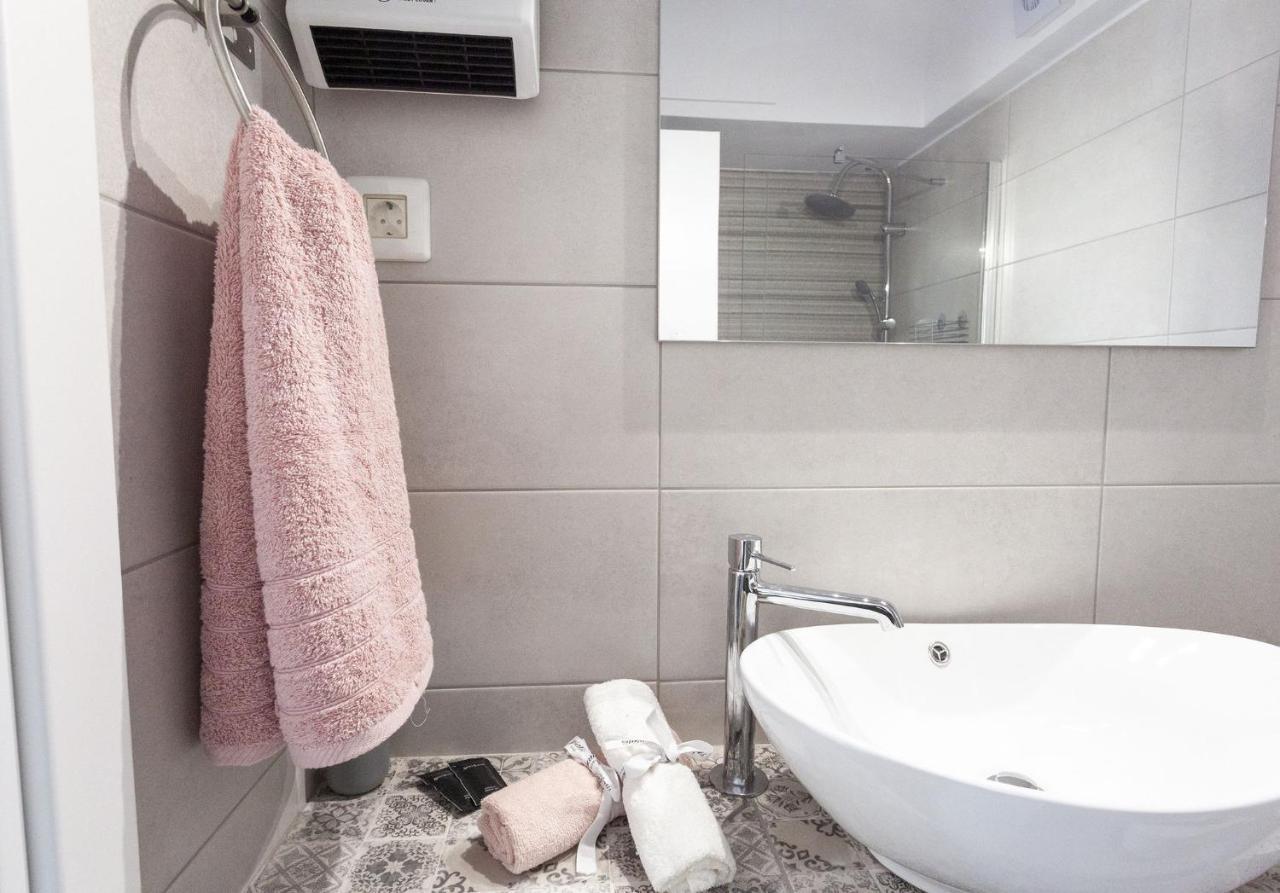 Fedias Luxury Flat Psyrri Square Lägenhet Aten Exteriör bild